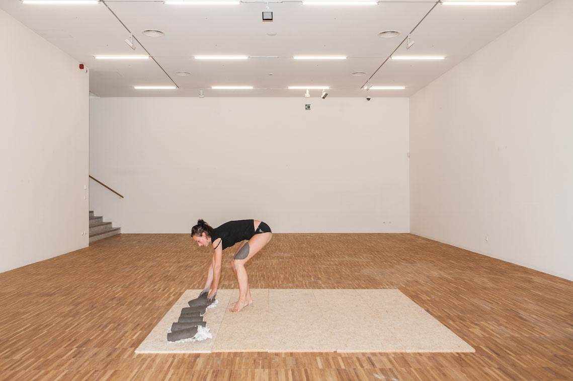 Bilpannen&ndash;Thigh Tiles
