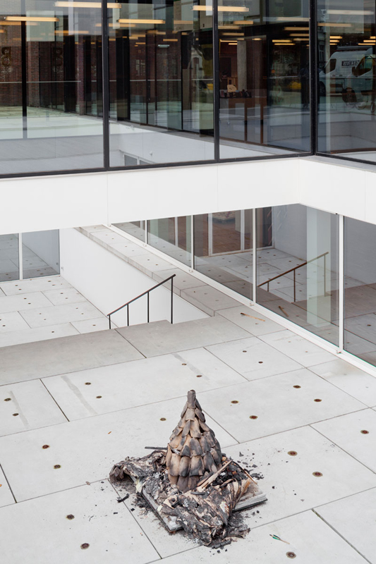 Bilpannen&ndash;Thigh Tiles